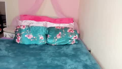 Snapshot of yasminayazzie chatting on 01-02-25, 06:50 Yasmina online show from 01-02-25, 06:50