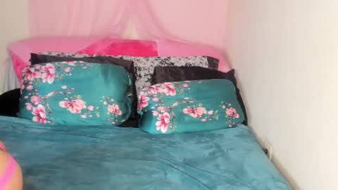 Snapshot of yasminayazzie chatting on 02-23-25, 06:49 Yasmina online show from 02-23-25, 06:49