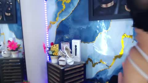 Yasmine online show from 07-19-26, 09:40