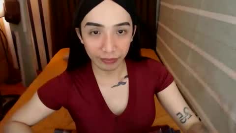 Snapshot of yassiered chatting on 02-14-25, 11:21 yassiered online show from 02-14-25, 11:21