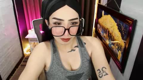 Snapshot of yassiered chatting on 09-14-25, 09:08 yassiered online show from 09-14-25, 09:08