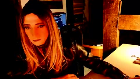 yassminhot84 online show from 06-05-26, 10:59