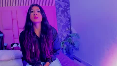 Snapshot of yayasmile chatting on 01-08-26, 11:34 yaya online show from 01-08-26, 11:34