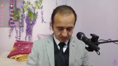 Snapshot of yazfore chatting on 09-28-25, 04:12 Hazzan online show from 09-28-25, 04:12