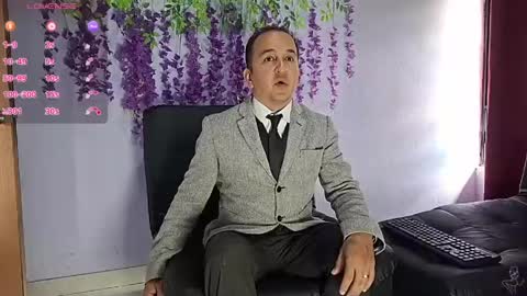 Snapshot of yazfore chatting on 06-08-26, 01:22 Hazzan online show from 06-08-26, 01:22