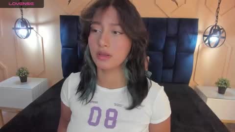 Snapshot of yazmin_rouse chatting on 01-23-25, 11:58 Yazmin online show from 01-23-25, 11:58