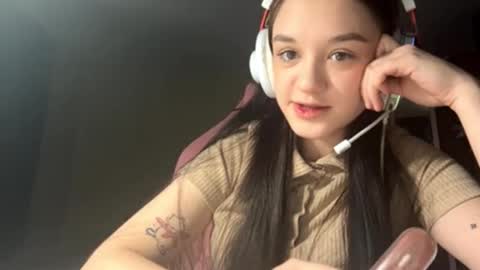 Snapshot of yeeseling chatting on 12-16-25, 09:14 Kate online show from 12-16-25, 09:14