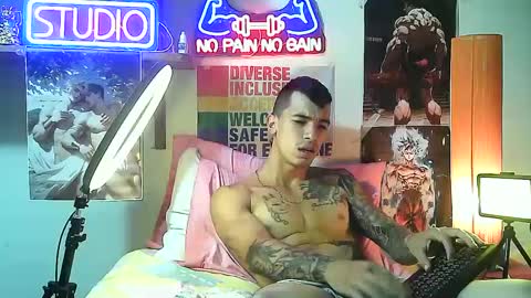 yeisoncastellanos1999 online show from 09-25-25, 12:14