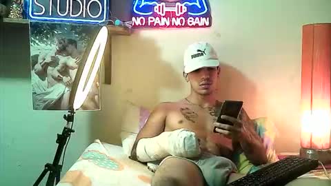 Snapshot of yeisoncastellanos1999 chatting on 01-14-26, 01:17 yeisoncastellanos1999 online show from 01-14-26, 01:17