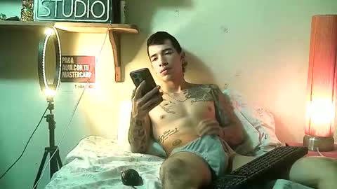 yeisoncastellanos1999 online show from 05-29-26, 06:17