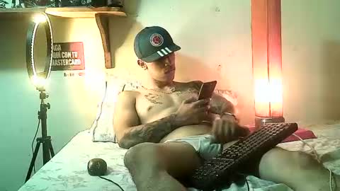 Snapshot of yeisoncastellanos1999 chatting on 06-22-26, 03:20 yeisoncastellanos1999 online show from 06-22-26, 03:20