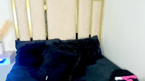 Yeli Amber online show from 04-21-26, 02:51