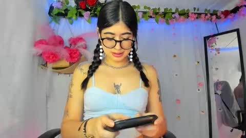 Snapshot of yelina_mh chatting on 12-04-25, 11:57 YELINA online show from 12-04-25, 11:57