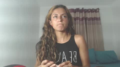 Snapshot of yemaya_28 chatting on 05-12-26, 03:36 Yemaya 28 online show from 05-12-26, 03:36