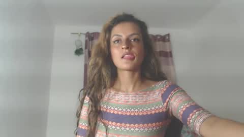 Snapshot of yemaya_28 chatting on 05-25-26, 04:51 Yemaya 28 online show from 05-25-26, 04:51