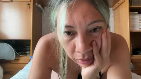 Snapshot of yenlo01 chatting on 07-07-26, 12:31 yenlo01 online show from 07-07-26, 12:31