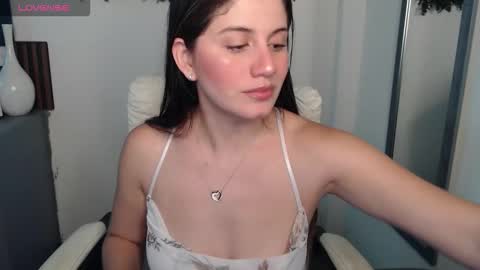 Snapshot of yenn_claros chatting on 02-05-26, 10:36 Yenni online show from 02-05-26, 10:36