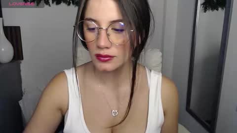 Snapshot of yenn_claros chatting on 02-06-26, 09:40 Yenni online show from 02-06-26, 09:40