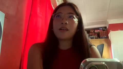 Snapshot of yenschallhorn chatting on 03-12-26, 08:09 Olivia online show from 03-12-26, 08:09