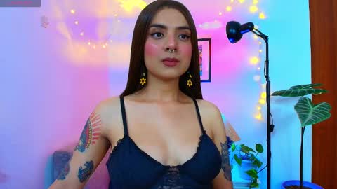 yeriawaddell  online show from 02-21-25, 11:32