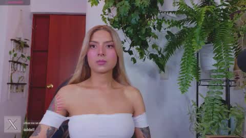 Snapshot of yeriawaddell_ chatting on 03-26-26, 10:26 yeriawaddell online show from 03-26-26, 10:26