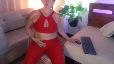 Yeseniaa25  online show from 11-14-25, 05:44