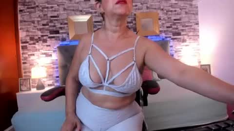 Yeseniaa  online show from 07-14-26, 01:06