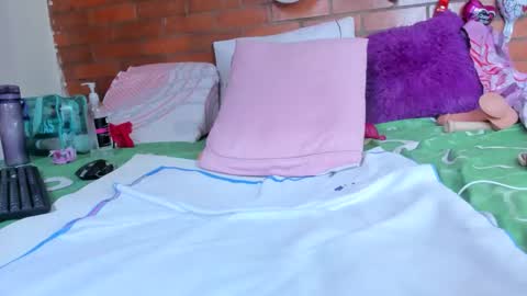 Snapshot of yesicasquirt65 chatting on 02-14-26, 12:57 yesicasquirt65 online show from 02-14-26, 12:57