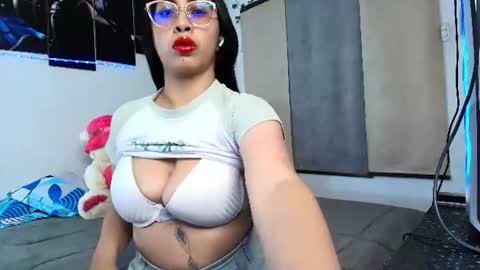 yesie_hot2 online show from 07-03-26, 01:56
