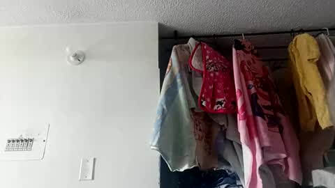 Snapshot of yesika177609 chatting on 05-20-26, 01:28 Yesika online show from 05-20-26, 01:28
