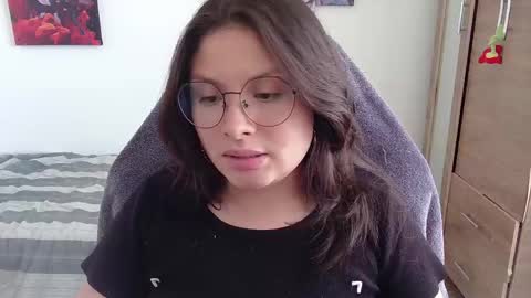 Snapshot of yessica_gomez01 chatting on 04-24-26, 08:22 yessica_gomez01 online show from 04-24-26, 08:22