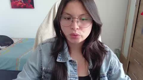 Snapshot of yessica_gomez01 chatting on 04-30-26, 09:08 yessica_gomez01 online show from 04-30-26, 09:08