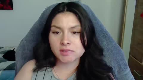 Snapshot of yessica_gomez01 chatting on 05-19-26, 11:00 yessica_gomez01 online show from 05-19-26, 11:00