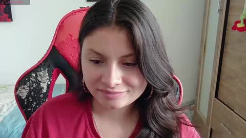 Snapshot of yessica_gomez01 chatting on 05-23-26, 12:53 yessica_gomez01 online show from 05-23-26, 12:53