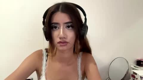 Snapshot of yettahagins chatting on 07-06-26, 03:03 Julia 3 online show from 07-06-26, 03:03