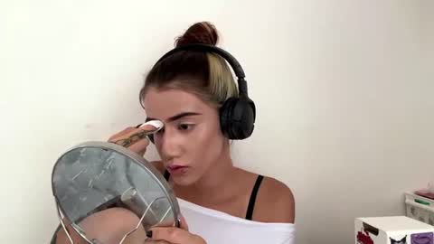 Snapshot of yettahagins chatting on 07-08-26, 01:59 Julia 3 online show from 07-08-26, 01:59