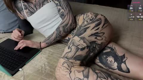 yexes online show from 10-10-25, 03:27