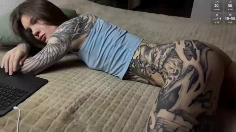 Snapshot of yexes chatting on 01-18-26, 02:37 yexes online show from 01-18-26, 02:37