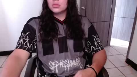 Snapshot of yigolo_ chatting on 07-09-26, 03:27 Gio online show from 07-09-26, 03:27
