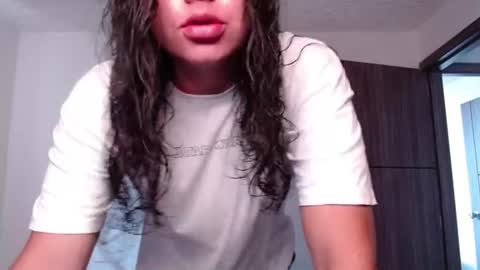 Snapshot of yigolo_ chatting on 07-10-26, 01:25 Gio online show from 07-10-26, 01:25