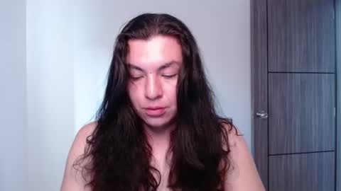 Snapshot of yigolo_ chatting on 07-11-26, 01:25 Gio online show from 07-11-26, 01:25