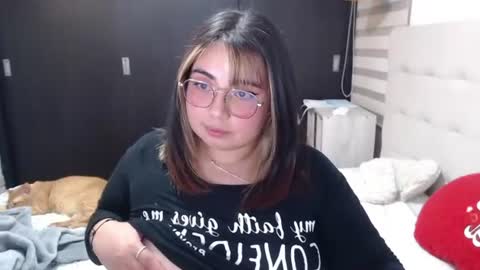 Snapshot of yini_angel07 chatting on 06-22-26, 04:20 hii i am yini online show from 06-22-26, 04:20