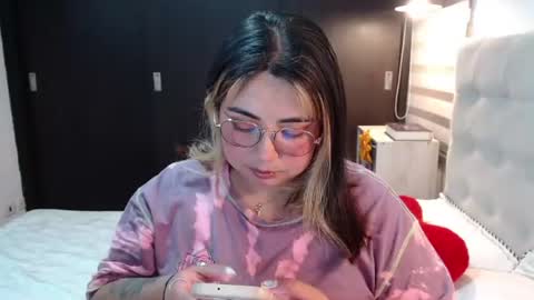 Snapshot of yini_angel07 chatting on 07-23-26, 01:19 hii i am yini online show from 07-23-26, 01:19