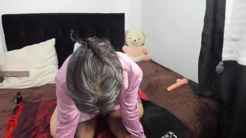 yinyyanghot online show from 10-21-25, 12:39