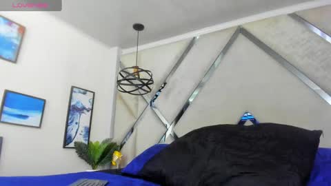 Yiyo online show from 01-16-25, 04:07