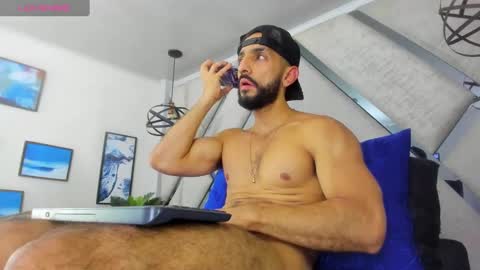 Yiyo online show from 01-17-25, 11:06