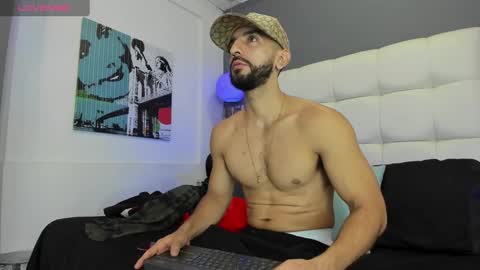 Yiyo online show from 02-23-25, 04:28