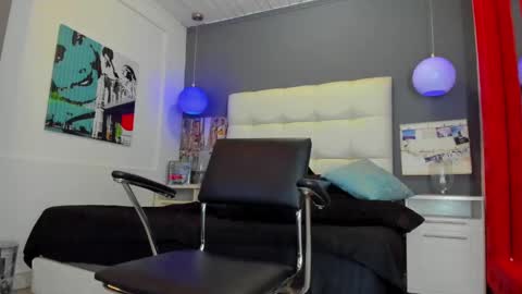 Yiyo online show from 02-23-25, 08:39