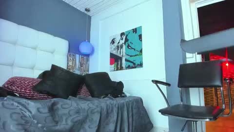 Yiyo online show from 09-21-25, 09:44