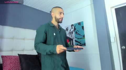 Yiyo online show from 10-09-25, 03:59